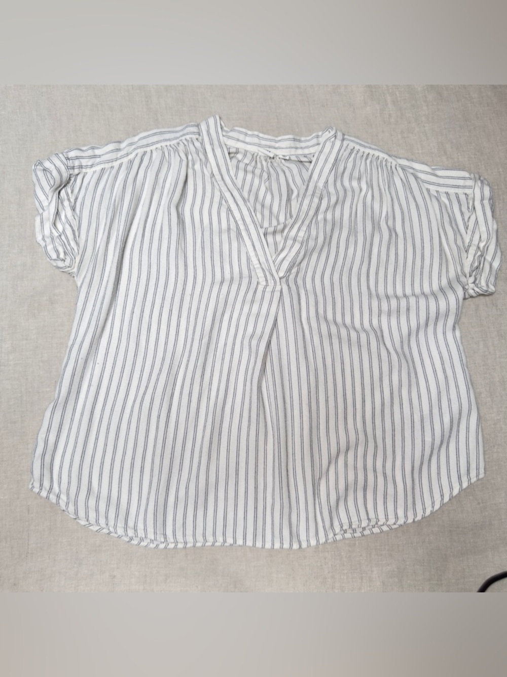 GAP Cream and Gray Striped V-Neck Short Sleeve Blouse - Picture 3 of 8
